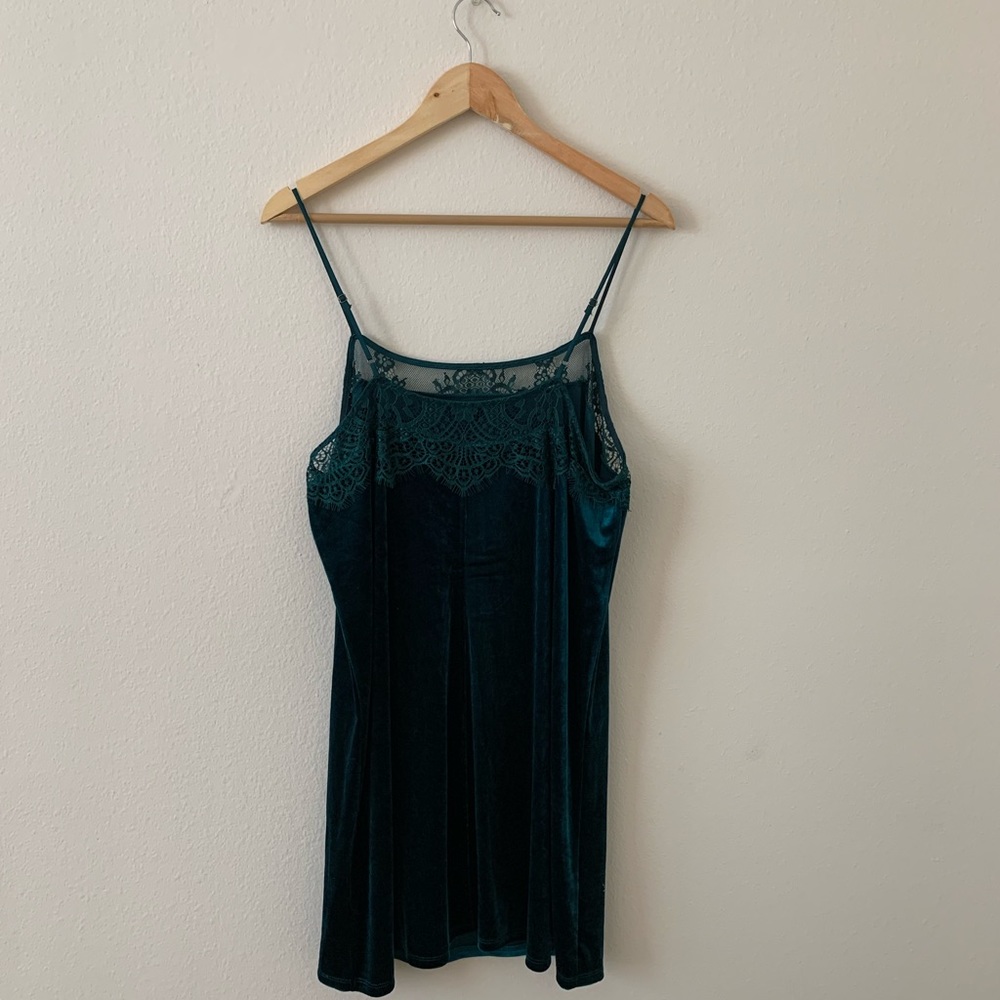 Dark Green, Velvet Cocktail Dress - Picture 3 of 3
